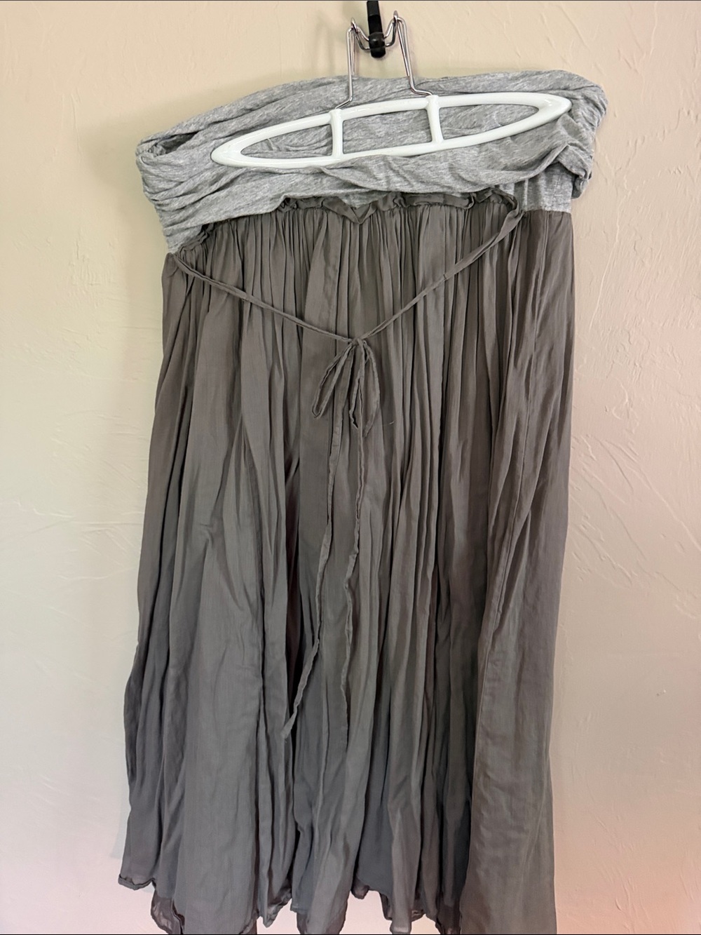 Gray Strapless Pleated Maxi Skirt - Sleek Casual Style